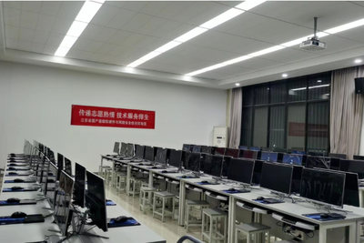 南京理工大學(xué)信創(chuàng)實(shí)訓(xùn)教室圓滿落成，助力計(jì)算機(jī)軟硬件與網(wǎng)絡(luò)技術(shù)開(kāi)發(fā)教育